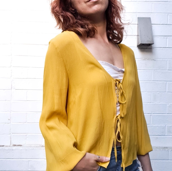 Glassons tie front mustard top size 10 - Picture 3 of 13